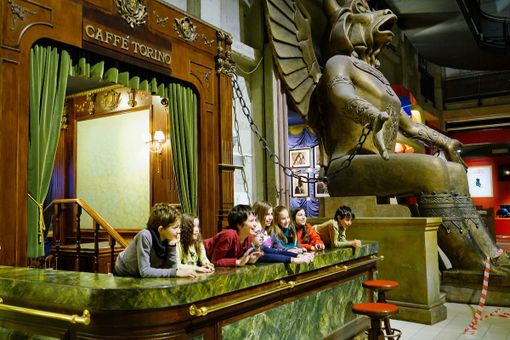 Mary Poppins letta in streaming dalla Mole Antonelliana: così i musei continuano a coccolare i bambini Mary Poppins letta in streaming dalla Mole Antonelliana: così i musei continuano a coccolare i bambini