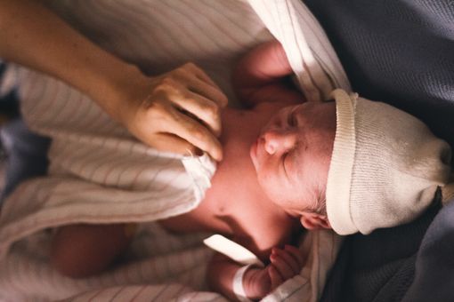 Marsupi neonato: comodità, estetica e benefici