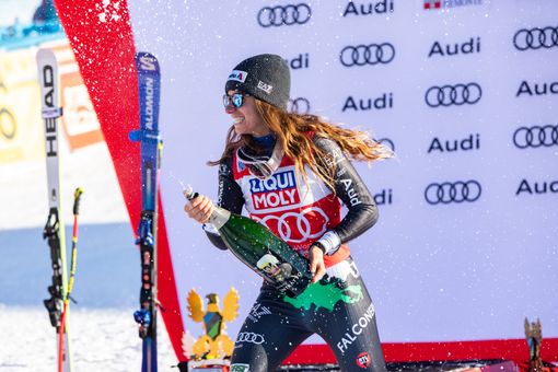 Marta Bassino esulta dopo la vittoria in gigante Marta Bassino esulta dopo la vittoria in gigante