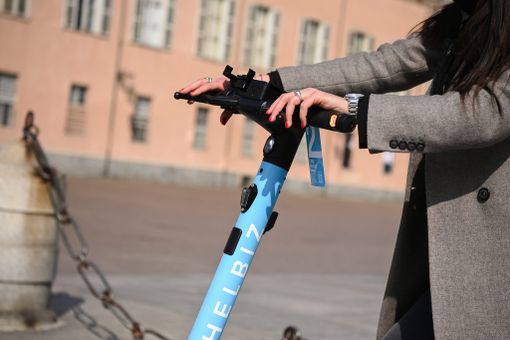 A Torino stretta sui monopattini in sharing: premi a chi parcheggia bene, punito chi va in contromano A Torino stretta sui monopattini in sharing: premi a chi parcheggia bene, punito chi va in contromano