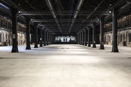 Coronavirus, i posti di terapia intensiva stanno finendo: sopralluogo alle Ogr per allestire un ospedale “da campo” Coronavirus, i posti di terapia intensiva stanno finendo: sopralluogo alle Ogr per allestire un ospedale “da campo”