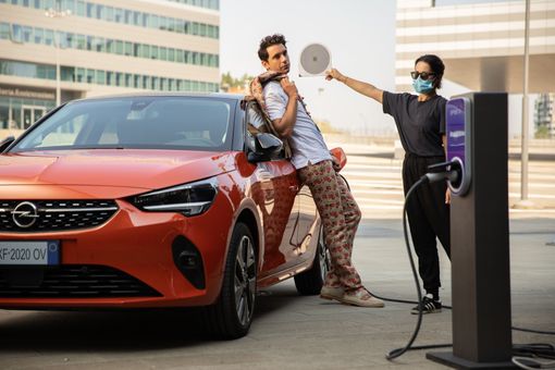 Opel Corsa-e con Mika: “L’energia di domani? E’ Opel. Simply Electric”