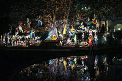 Questa sera l'accensione del presepe di Emanuele Luzzati in piazza Carlo Felice Questa sera l'accensione del presepe di Emanuele Luzzati in piazza Carlo Felice