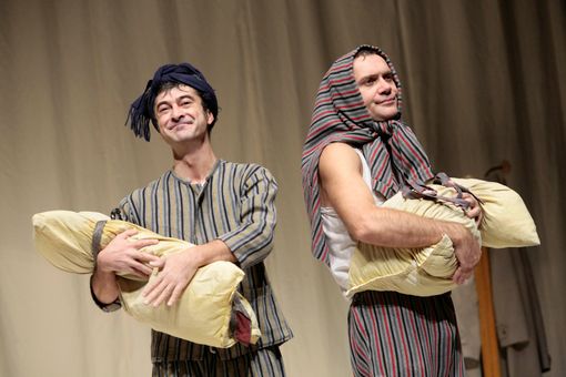 La Casa del Teatro apre l'Arena estiva: il cartellone riparte con il pluripremiato "Pigiami"