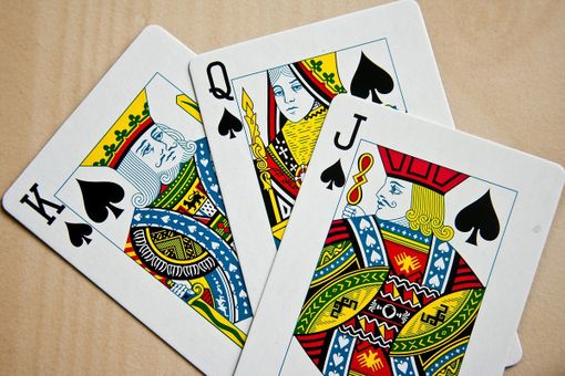 Promuovere il benessere mentale attraverso l'interazione con i giochi di carte