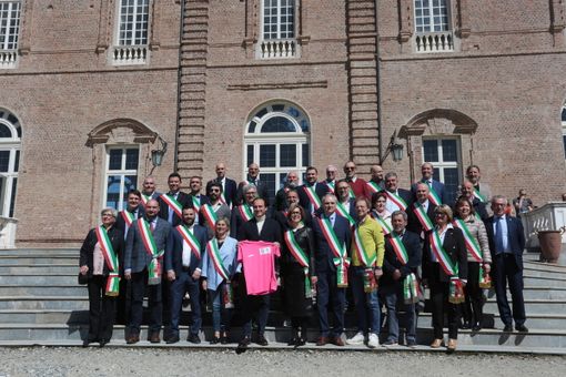 Il Piemonte si veste di rosa a un mese dal Giro: la corsa più amata partirà da Venaria