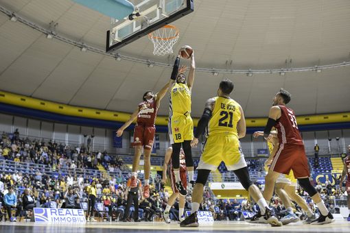 Reale Mutua Basket vs Monferrato