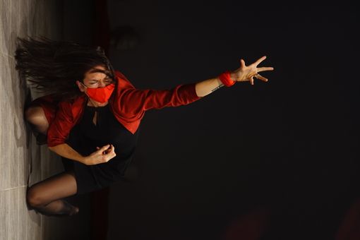 Foto, pittura e video contro la violenza sulle donne: tappa finale per &quot;Rosso Indelebile&quot;