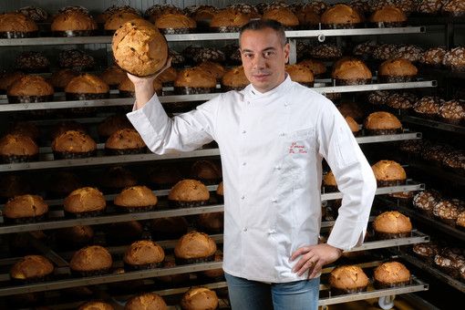 Simone De Mori porta avanti l'azienda fondata da papà Doriano. Nella galleria fotografica alcune delle creazioni del laboratorio di Cossato