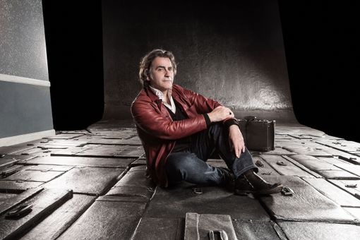 "Porteremo Fellini sul palco e torneremo ad affollare le platee: credo nel teatro come agorà" [INTERVISTA]