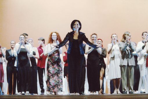Teatro Astra sold out per Adriana Cava: "La danza: la mia vita". Un viaggio nel tempo attraversa la carriera della coreografa torinese Teatro Astra sold out per Adriana Cava: "La danza: la mia vita". Un viaggio nel tempo attraversa la carriera della coreografa torinese