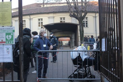 Code all'anagrafe di via della Consolata