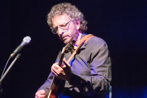 Luigi Antinucci, il Tenco nostrano che porta la sua &quot;Magica Torino&quot; alla Festa dell'Unità (VIDEO)