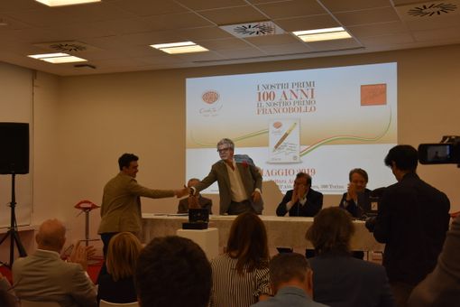 Un francobollo speciale per i 100 anni della fondazione di Aurora Penne