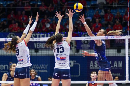 Volley, Coppa Italia Frecciarossa: una buona Reale Mutua Fenera Chieri ’76 cede a un’ottima Milano Volley, Coppa Italia Frecciarossa: una buona Reale Mutua Fenera Chieri ’76 cede a un’ottima Milano