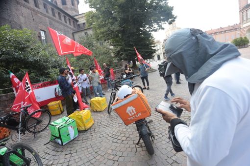 Non si placa il dibattito intorno alle condizioni lavorative dei rider