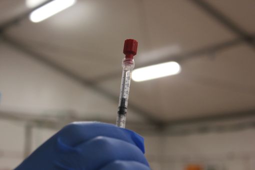 Vaccini ai turisti, nel primo giorno 361 richieste per le somministrazioni in vacanza: "Ottimo riscontro" Vaccini ai turisti, nel primo giorno 361 richieste per le somministrazioni in vacanza: "Ottimo riscontro"