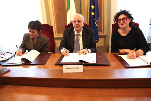 Accordo siglato dal Prefetto Cafagna con l’assessora Salerno e la dirigente Rivers Accordo siglato dal Prefetto Cafagna con l’assessora Salerno e la dirigente Rivers