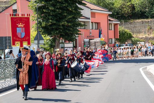 Fiera Nazionale della Nocciola di Cortemilia partita con il botto Fiera Nazionale della Nocciola di Cortemilia partita con il botto