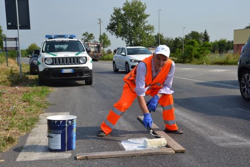 Rotonda di Tetti Francesi, il sindaco di Rivalta rifà le strisce pedonali