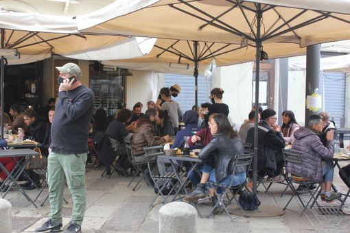 dehors - foto d'archivio dehors - foto d'archivio