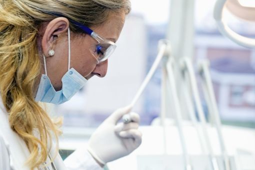 ricercatrice in laboratorio ricercatrice in laboratorio