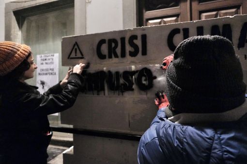 attivisti Extinction rebellion in azione