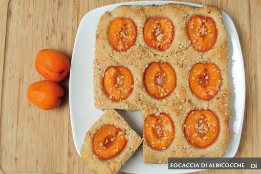 MercoledìVeg di Ortofruit: oggi prepariamo la deliziosa focaccia all'albicocca MercoledìVeg di Ortofruit: oggi prepariamo la deliziosa focaccia all'albicocca