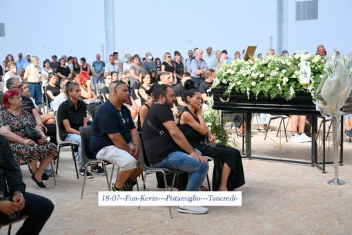 funerali di un ragazzo funerali di un ragazzo