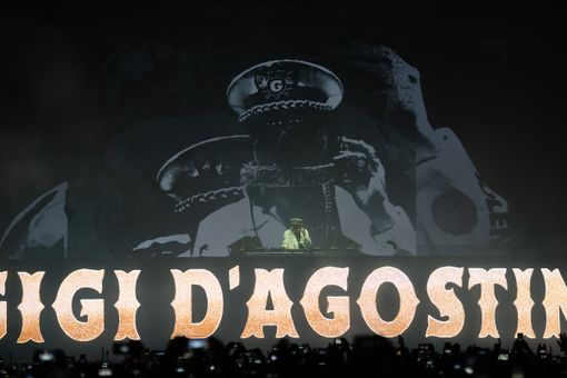 Tre esauriti, il ritorno di Gigi Dag, quasi 40 mila spettatori: Sonic Park da record Tre esauriti, il ritorno di Gigi Dag, quasi 40 mila spettatori: Sonic Park da record