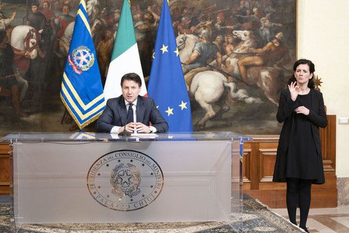 Emergenza Coronavirus: il Premier chiude le attività non essenziali, chi potrà riaprire da lunedì? Emergenza Coronavirus: il Premier chiude le attività non essenziali, chi potrà riaprire da lunedì?