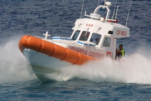 Cadavere in mare nel Savonese: è un 24enne marocchino residente a Torino Cadavere in mare nel Savonese: è un 24enne marocchino residente a Torino