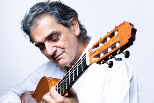 Unione Musicale: il chitarrista Ferenc Snétberger al suo debutto torinese Unione Musicale: il chitarrista Ferenc Snétberger al suo debutto torinese