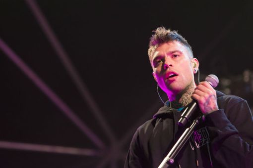 Fedez al Circolo dei lettori per parlare di salute mentale ai ragazzi delle scuole Fedez al Circolo dei lettori per parlare di salute mentale ai ragazzi delle scuole