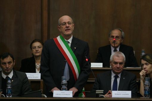 Il sindaco di Chivasso Libero Ciuffreda, a destra Robert Choma, sindaco di Przemyśl Il sindaco di Chivasso Libero Ciuffreda, a destra Robert Choma, sindaco di Przemyśl