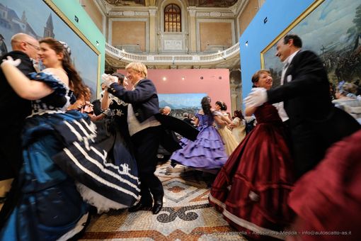 Tuffo nel passato al Museo del Risorgimento con il Gran Ballo in costumi d'epoca Tuffo nel passato al Museo del Risorgimento con il Gran Ballo in costumi d'epoca
