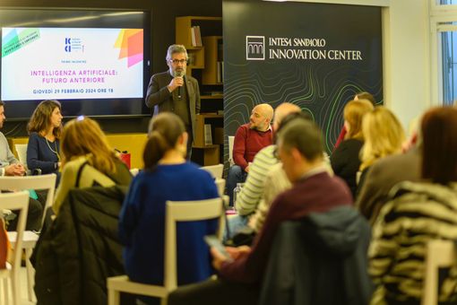 Contatti e distanze tra Intelligenza Artificiale: la poesia di Guido Catalano si confronta con l’AI