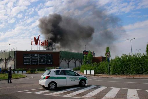 Nichelino, dopo l'incendio di ieri &quot;I Viali&quot; chiusi fino a lunedì