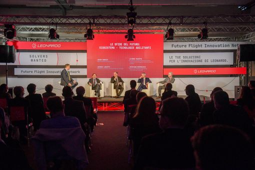 Palco con partecipanti da Leonardo