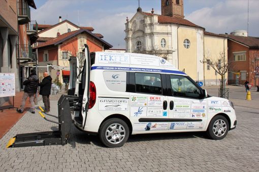 Beinasco, consegnato il Doblò per il trasposto gratuito delle persone svantaggiate