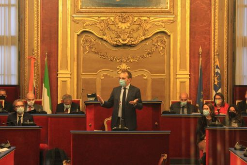 lo russo durante il primo consiglio comunale lo russo durante il primo consiglio comunale