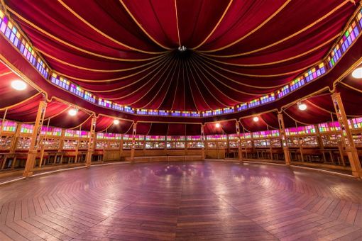 Prenota la tua cena nella Magic Mirror Prenota la tua cena nella Magic Mirror