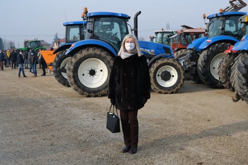 la sindaca di Carmagnola Ivana Gaveglio alla manifestazione dei trattori contro il nucleare