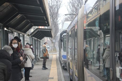 Covid, stop alle mascherine sui mezzi pubblici: proroga di un mese nelle strutture sanitarie Covid, stop alle mascherine sui mezzi pubblici: proroga di un mese nelle strutture sanitarie