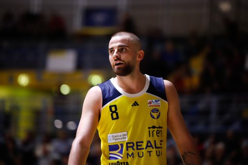 Basket, la Reale Mutua rinnova fino al 2026 con Matteo Schina