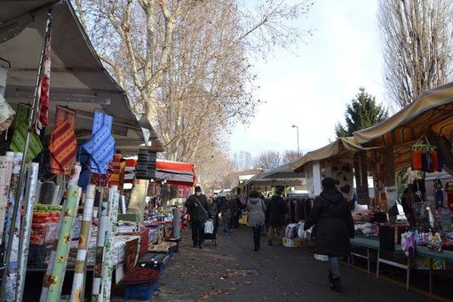Grugliasco, al mercato di viale Echirolles &quot;Spesa Sospesa&quot; per aiutare le persone in difficoltà