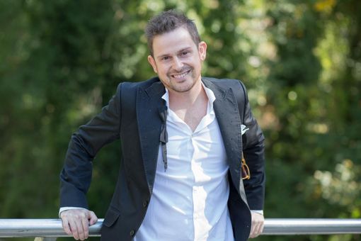 Un giorno con gli eroi della tv dei piccoli: i bimbi possono abbracciare Milo Cotogno Un giorno con gli eroi della tv dei piccoli: i bimbi possono abbracciare Milo Cotogno