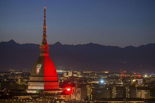 La sera del 4 maggio la Mole si illuminerà di granata