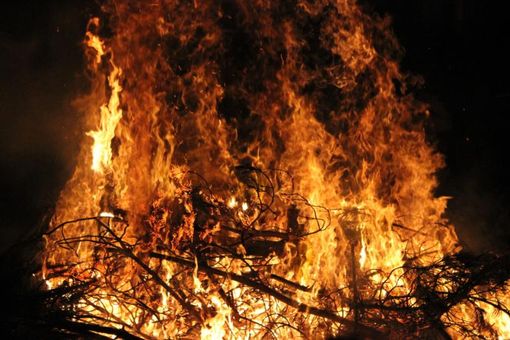 Il fuoco tradizionale &quot;Su Cuile&quot; con l'Associazione dei Sardi Gramsci di Torino