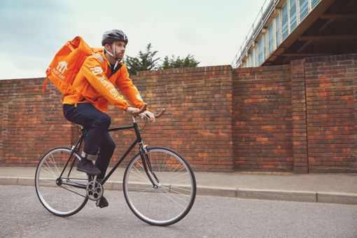 Con “Sosta rider” i circoli Arci offrono un aiuto e un riparo ai lavoratori delle consegne